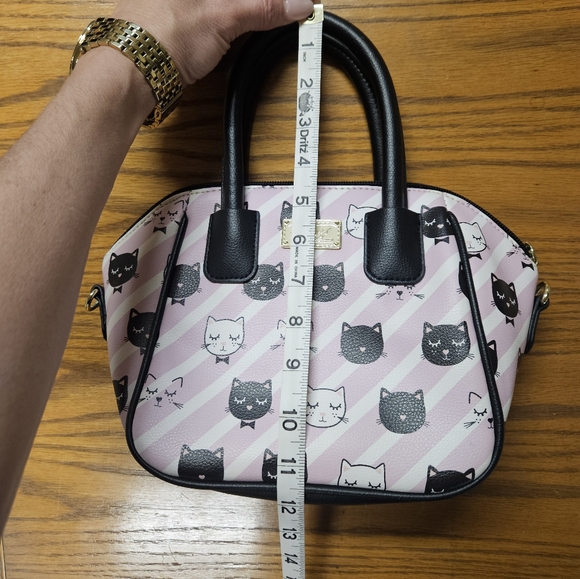 Betsey Johnson Kitty Print Purse - Picture 13 of 15